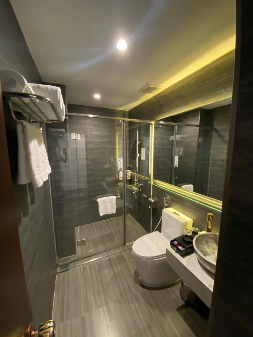 New Hotel Ho Chi Minh-stad Buitenkant foto