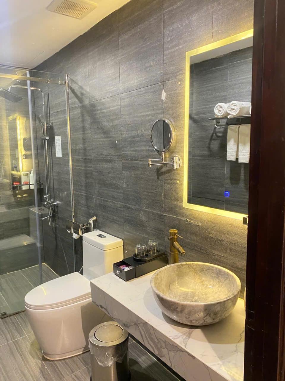 New Hotel Ho Chi Minh-stad Buitenkant foto